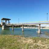 ...che sbarra da pi� di cinquant�anni il corso del fiume Bradano